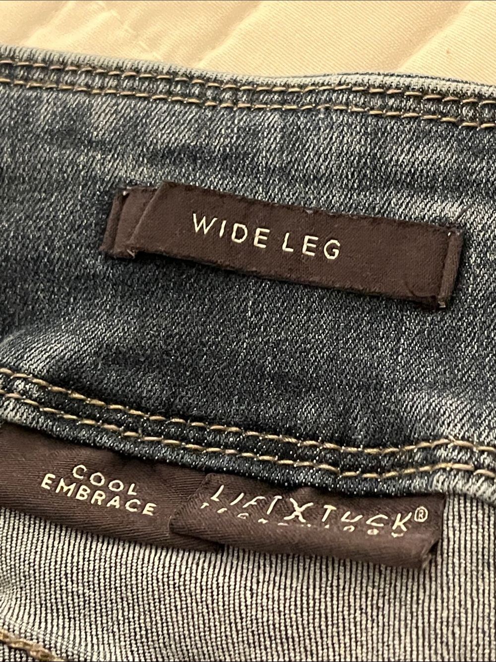 NYDJ Wide-Leg Crop Blue Jeans w/Sanding & Whiskering - Picture 5 of 7